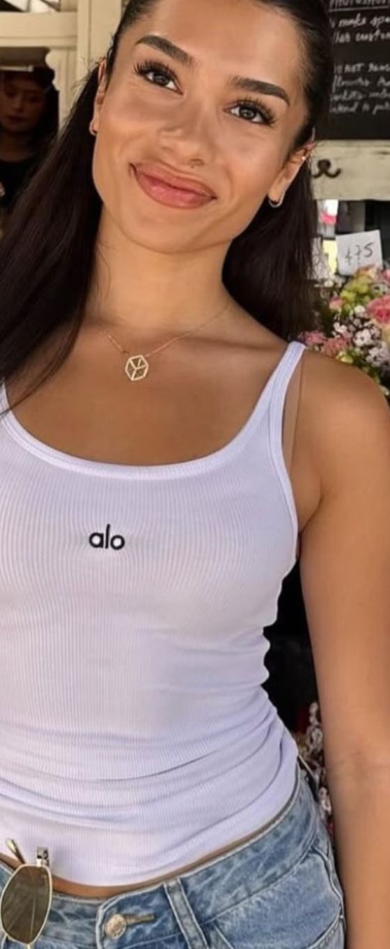 Aisha Mian wearing Djihan