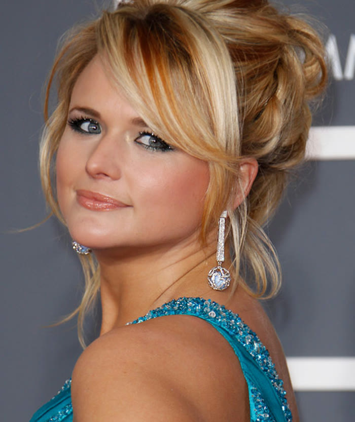 Miranda Lambert wearing Djihan