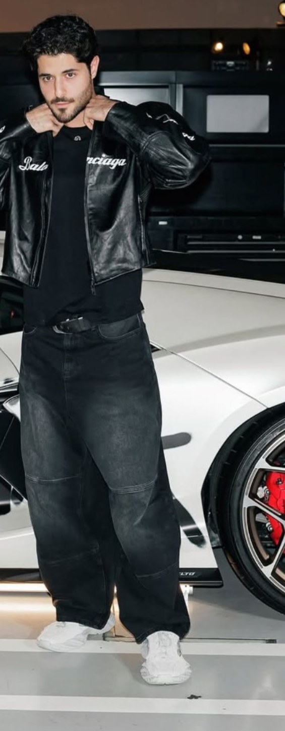 Khaled Alama wearing Djihan