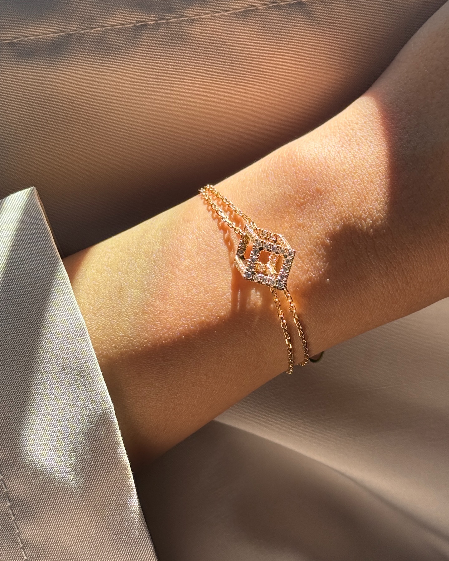 Zozo wearing Djihan