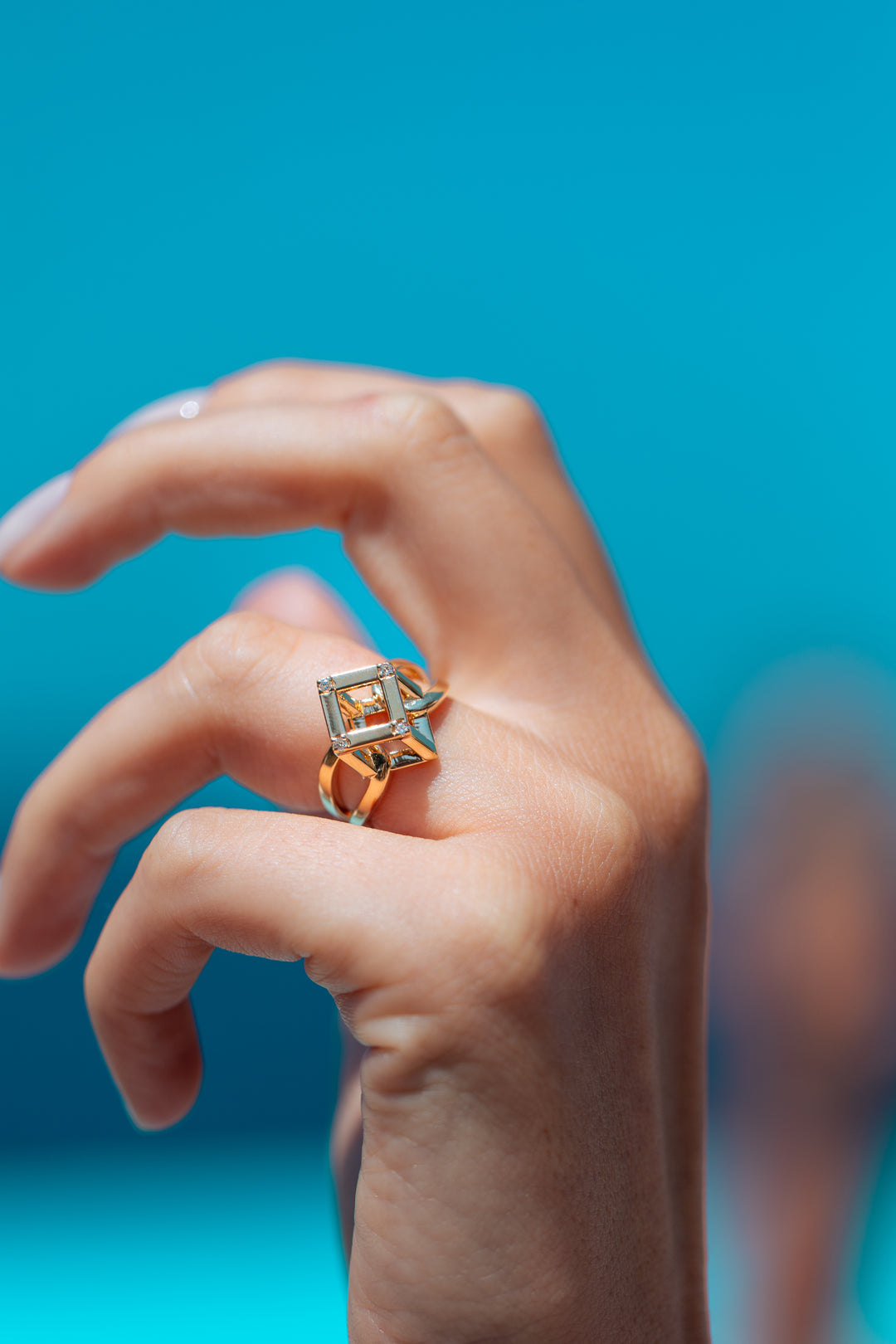 Cube Mirage Icon Ring Accent 18K Yellow Gold